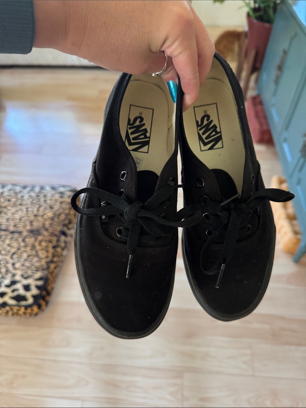 Vans Black Low-Top Canvas Lace-Up Sneakers